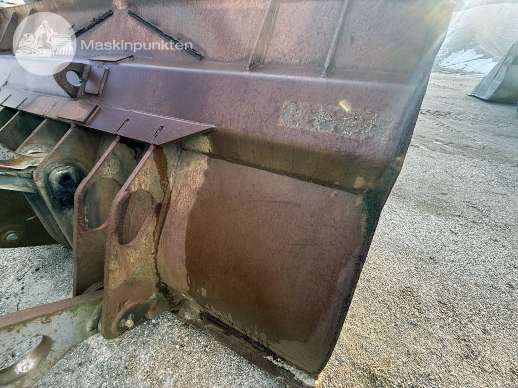 Wheel loader Volvo L 120 C: picture 34