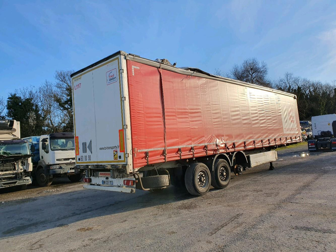 FRUEHAUF SEMI SAVOYARDE FST4FC - Curtainsider semi-trailer: picture 4 FRUEHAUF SEMI SAVOYARDE FST4FC - Curtainsider semi-trailer: picture 4