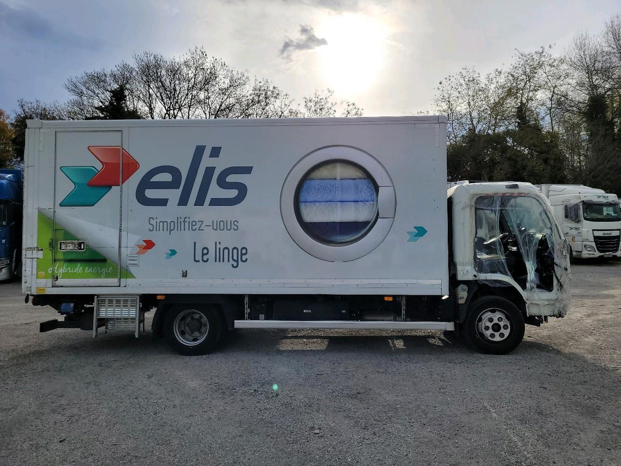 FUSO CANTER 7C15 - Box truck: picture 3 FUSO CANTER 7C15 - Box truck: picture 3