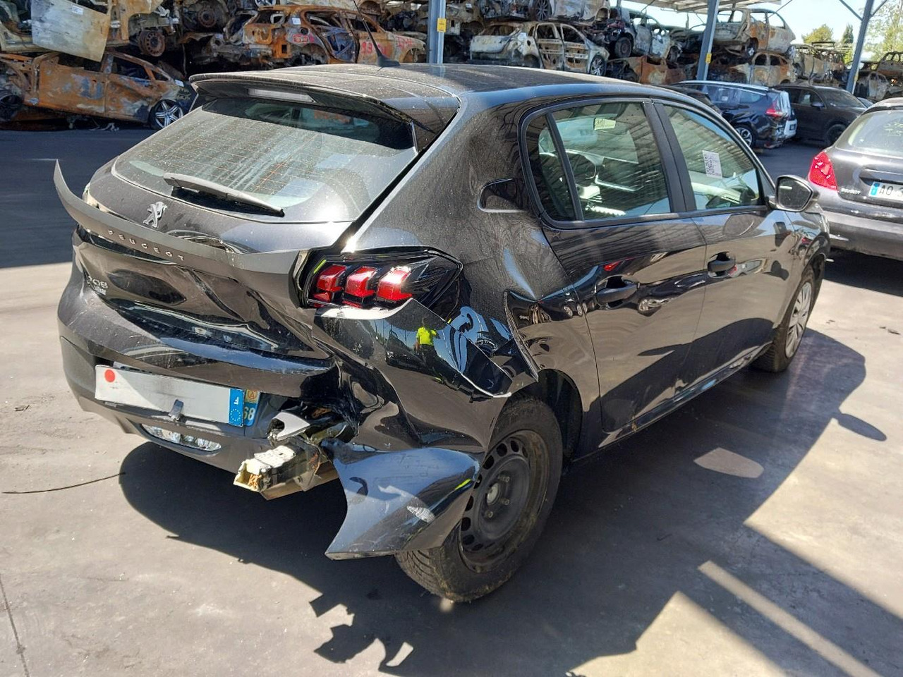 PEUGEOT 208 II 1.5 BLUEHDI 100 PACK - Car: picture 4 PEUGEOT 208 II 1.5 BLUEHDI 100 PACK - Car: picture 4