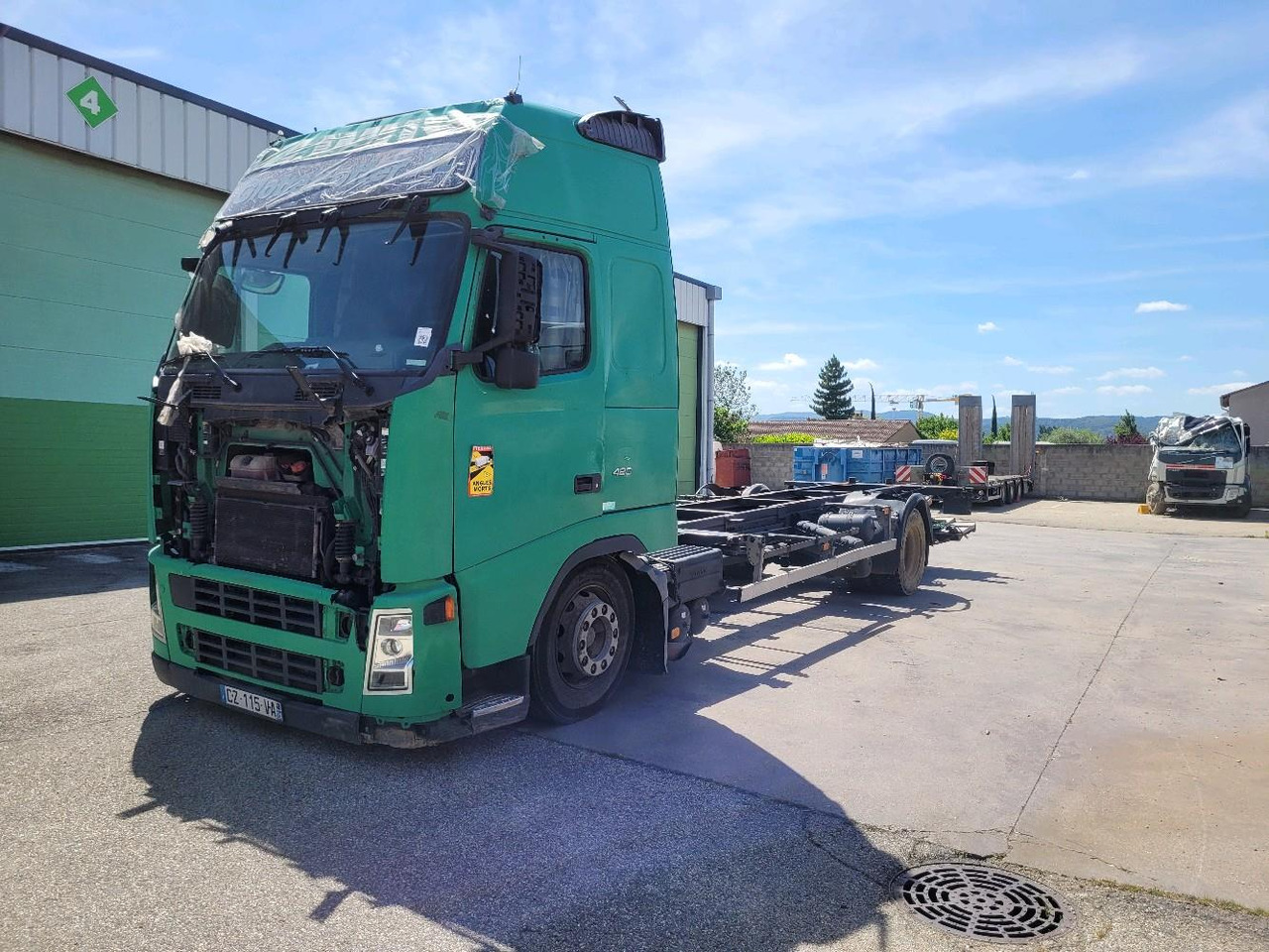 Container transporter/ Swap body truck VOLVO FH12 420 GLOBETROTTER: picture 9