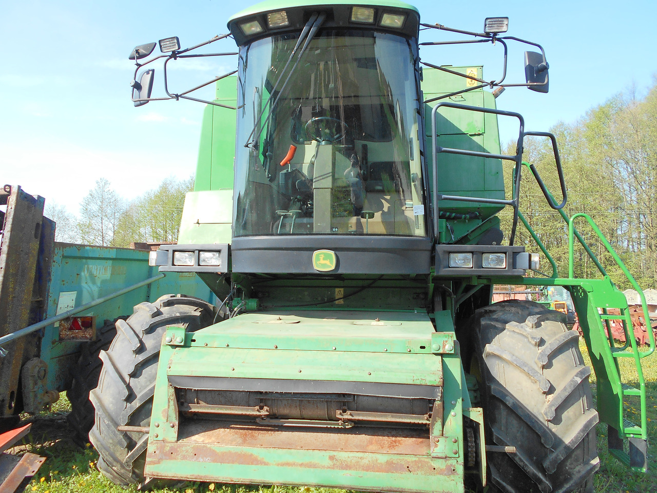 John Deere 1550 - Combine harvester: picture 1 John Deere 1550 - Combine harvester: picture 1