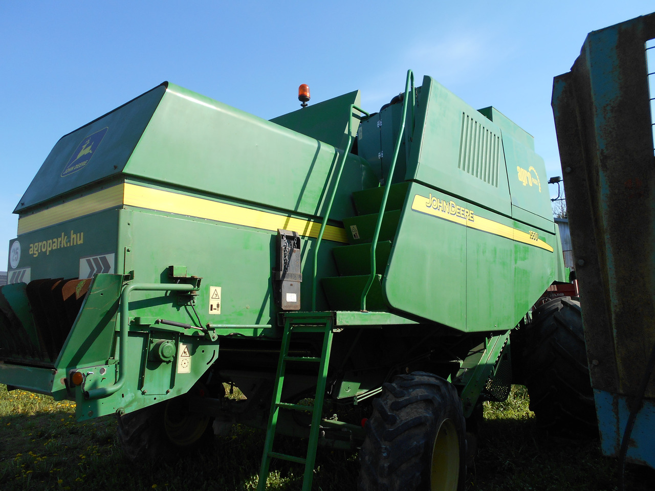 John Deere 1550 - Combine harvester: picture 4 John Deere 1550 - Combine harvester: picture 4