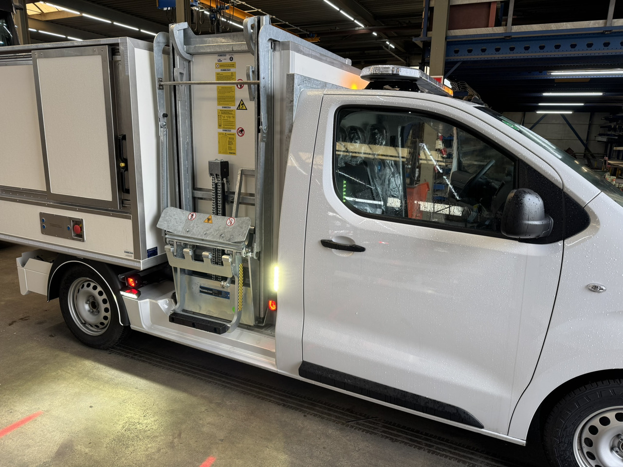 Citroen E-Jumpy veegvuil zijbelader seitenlader mullfahrzeug - Tipper van, Electric van: picture 3 Citroen E-Jumpy veegvuil zijbelader seitenlader mullfahrzeug - Tipper van, Electric van: picture 3