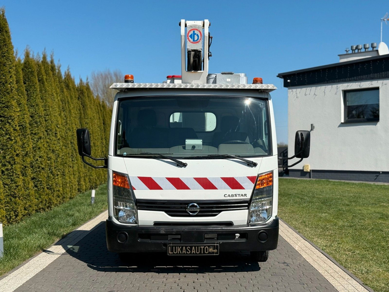 Nissan CABSTAR 17 M MANUAL GEARBOX LOW KMS - Truck mounted aerial platform: picture 2 Nissan CABSTAR 17 M MANUAL GEARBOX LOW KMS - Truck mounted aerial platform: picture 2