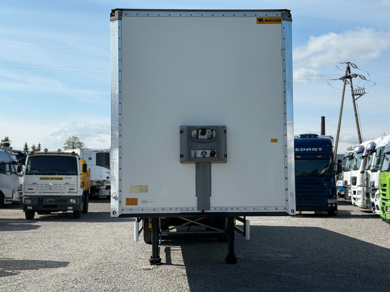 Wielton AXLE SAF BOX LIFTED AXLE - Closed box semi-trailer: picture 2 Wielton AXLE SAF BOX LIFTED AXLE - Closed box semi-trailer: picture 2