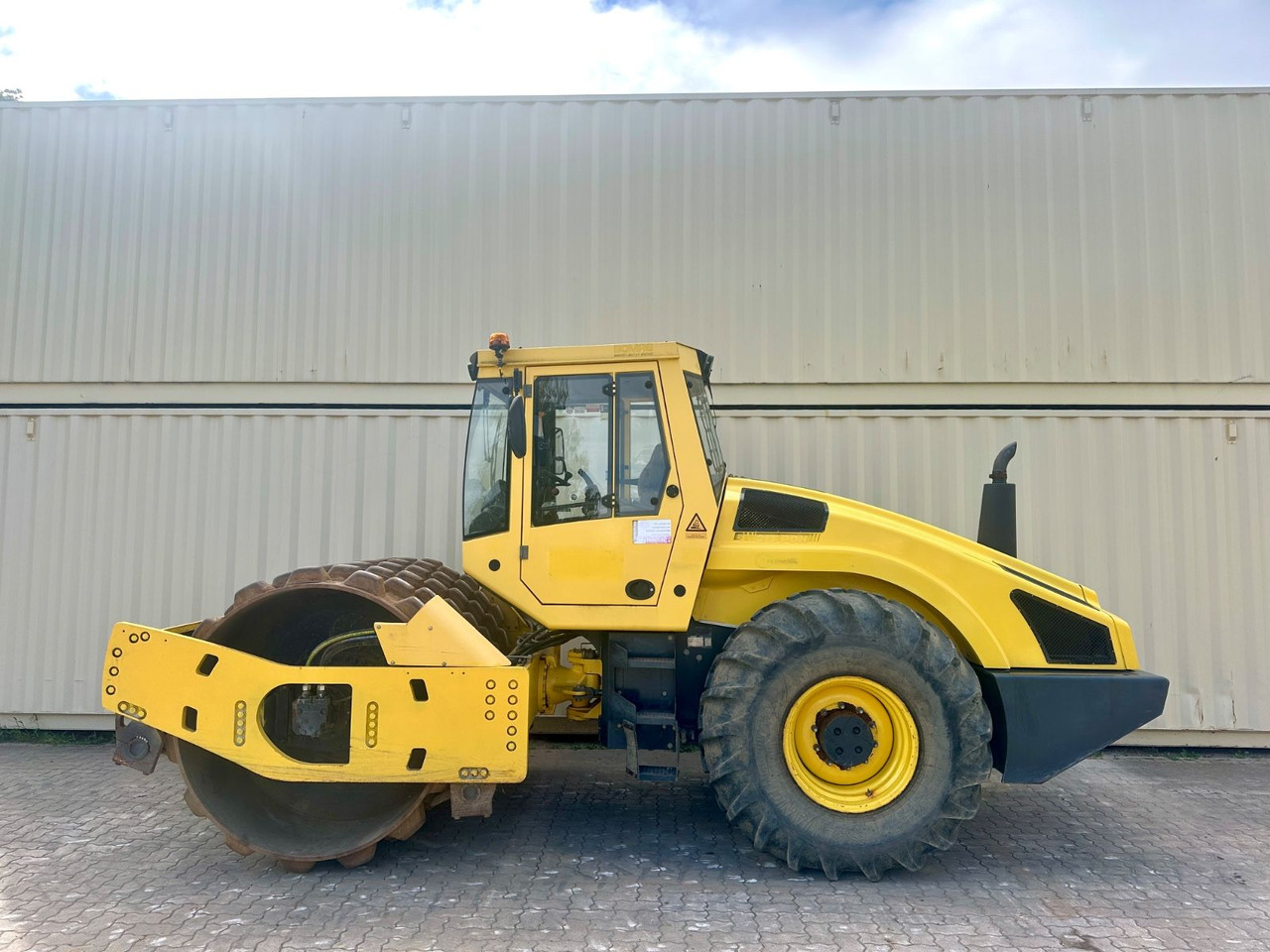 BOMAG BW213PDH-4 / 2012 BJ / Deutsche Maschine - Compactor: picture 2 BOMAG BW213PDH-4 / 2012 BJ / Deutsche Maschine - Compactor: picture 2