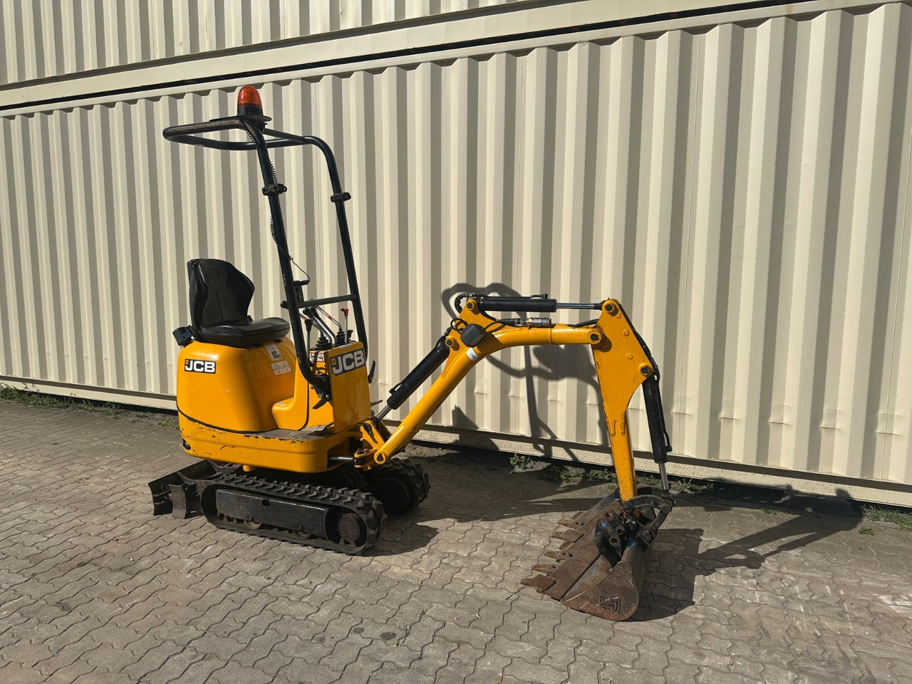 JCB 8008 CTS, 2021 BJ, 972 BH, 3 x Löffel - Mini excavator: picture 4 JCB 8008 CTS, 2021 BJ, 972 BH, 3 x Löffel - Mini excavator: picture 4