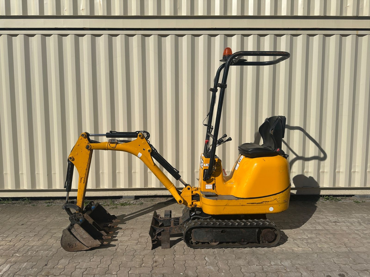 JCB 8008 CTS, 2021 BJ, 972 BH, 3 x Löffel - Mini excavator: picture 2 JCB 8008 CTS, 2021 BJ, 972 BH, 3 x Löffel - Mini excavator: picture 2