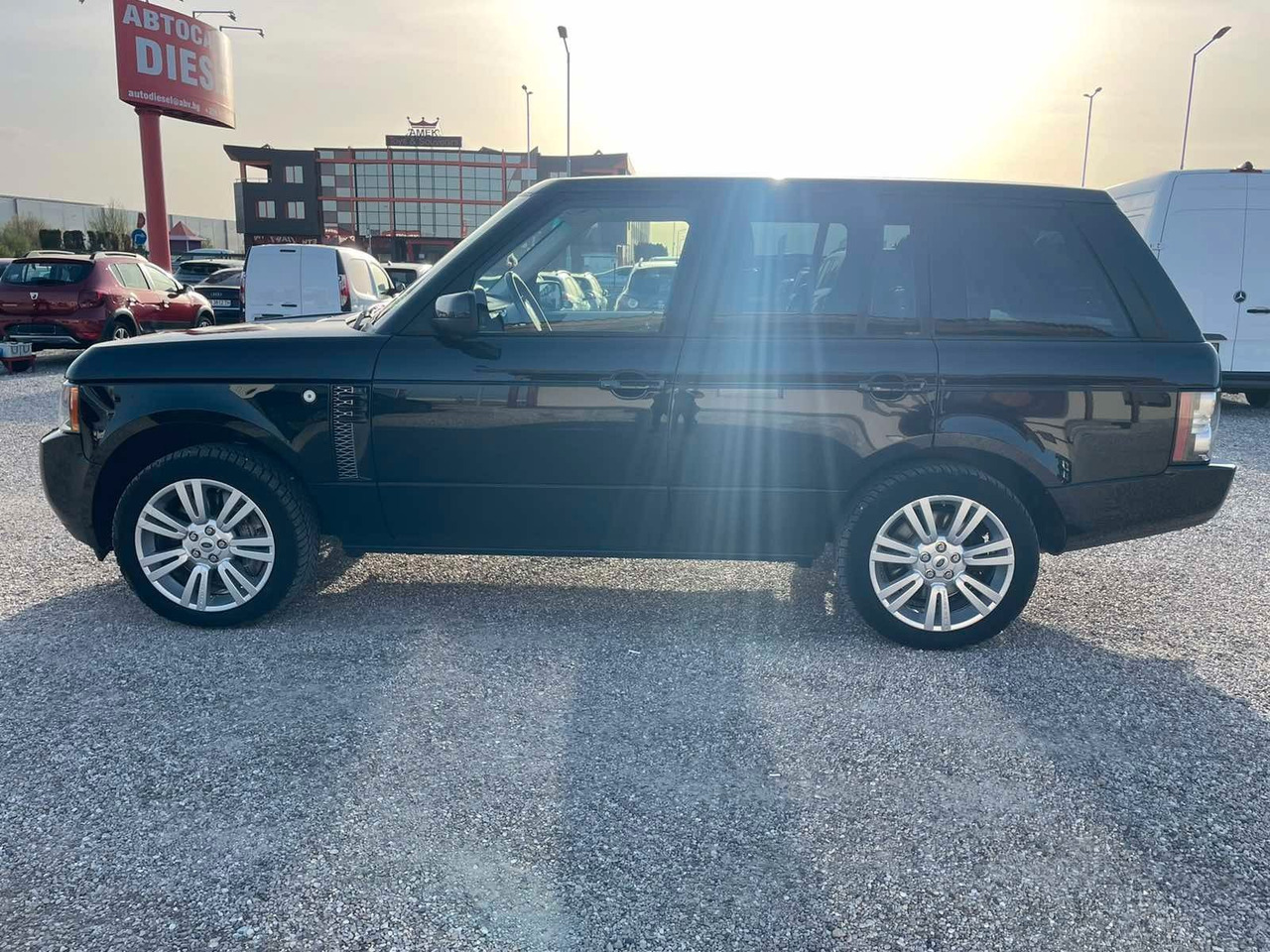 Land Rover Range Rover Vogue 4.4 TDV8 - SUV: picture 4 Land Rover Range Rover Vogue 4.4 TDV8 - SUV: picture 4