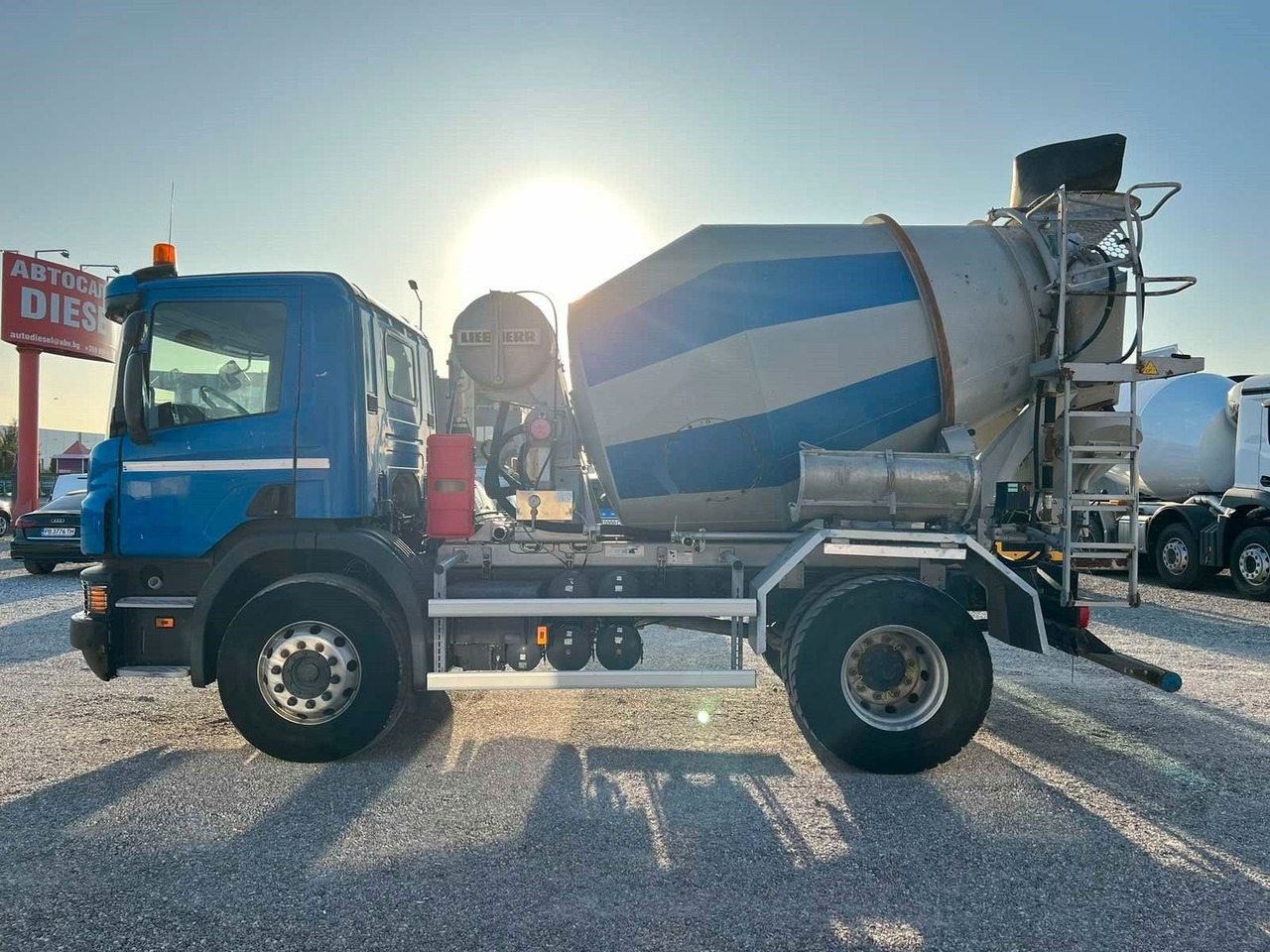Scania P320 LIEBHERR 4M3 - Concrete mixer truck: picture 4 Scania P320 LIEBHERR 4M3 - Concrete mixer truck: picture 4