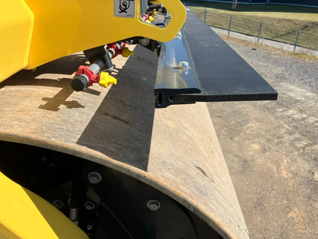 Road roller BOMAG DE BW 202 AD-50  Stage II/Tier 2: picture 20