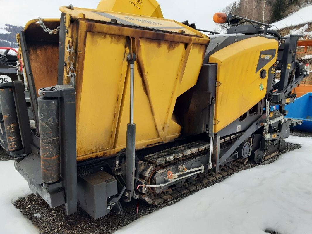 Asphalt paver BOMAG IT BF 200 C-2 S200 TV  Stage V/Tier 4f: picture 1