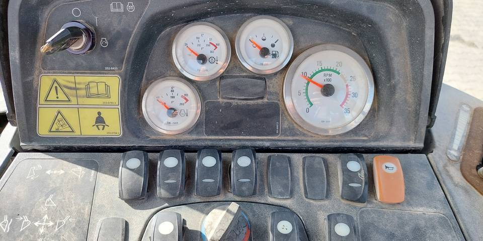 Backhoe loader CAT Caterpillar 428E: picture 11