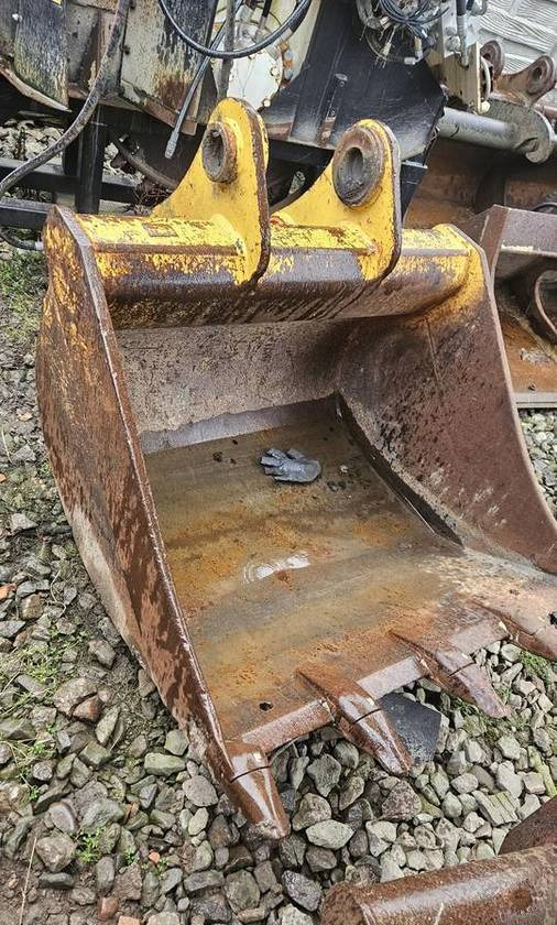 Łyżka do koparki New Holland sworznie 80 mm - Bucket for Construction machinery: picture 1 Łyżka do koparki New Holland sworznie 80 mm - Bucket for Construction machinery: picture 1