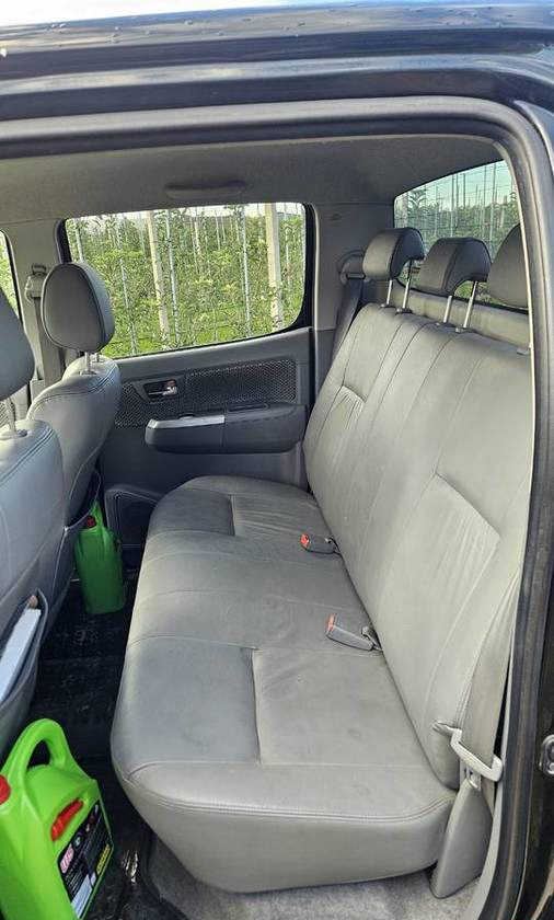 Pickup truck Toyota Hilux 3.0 SR5 automat 4x4: picture 10 Pickup truck Toyota Hilux 3.0 SR5 automat 4x4: picture 10