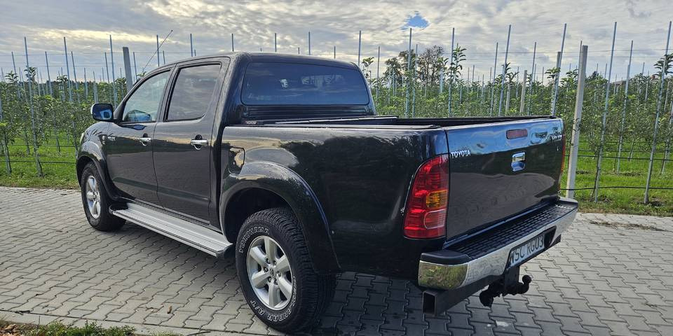 Pickup truck Toyota Hilux 3.0 SR5 automat 4x4: picture 7 Pickup truck Toyota Hilux 3.0 SR5 automat 4x4: picture 7