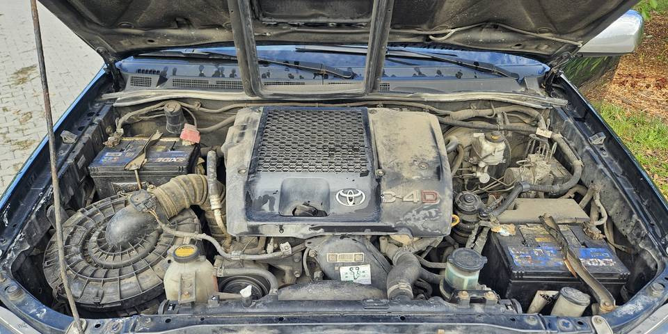 Pickup truck Toyota Hilux 3.0 SR5 automat 4x4: picture 12 Pickup truck Toyota Hilux 3.0 SR5 automat 4x4: picture 12