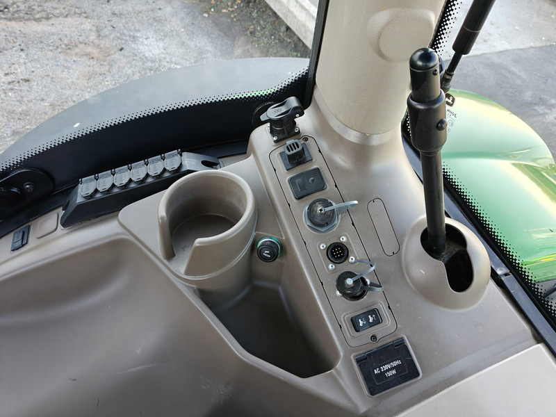 Farm tractor John Deere 6215R Autopowr: picture 17 Farm tractor John Deere 6215R Autopowr: picture 17