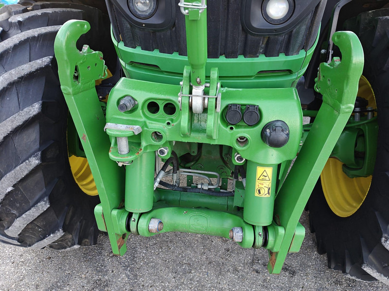Farm tractor John Deere 6215R Autopowr: picture 13 Farm tractor John Deere 6215R Autopowr: picture 13