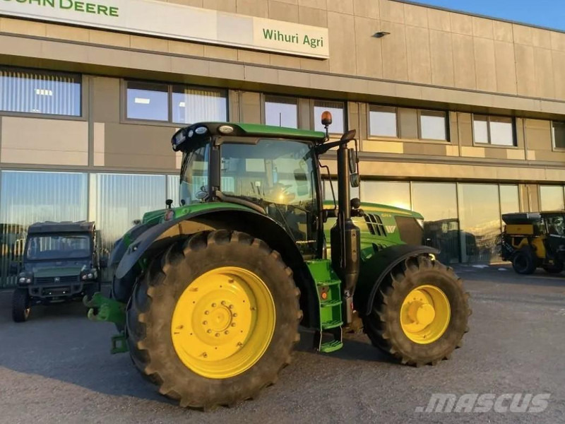 John Deere 6215R - Farm tractor: picture 1 John Deere 6215R - Farm tractor: picture 1