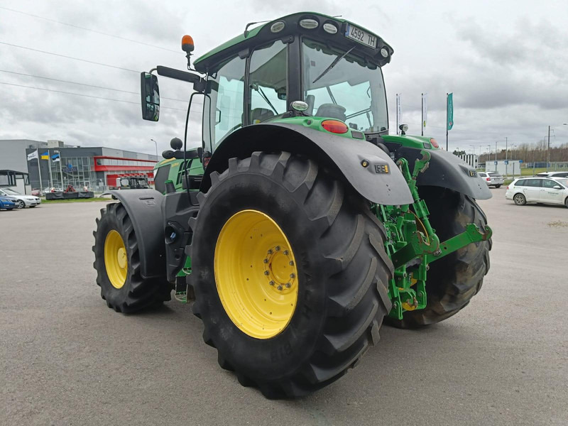 John Deere 6215R - Farm tractor: picture 5 John Deere 6215R - Farm tractor: picture 5