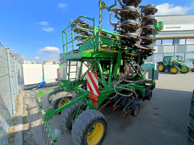 John Deere 750 A - Precision sowing machine: picture 4 John Deere 750 A - Precision sowing machine: picture 4