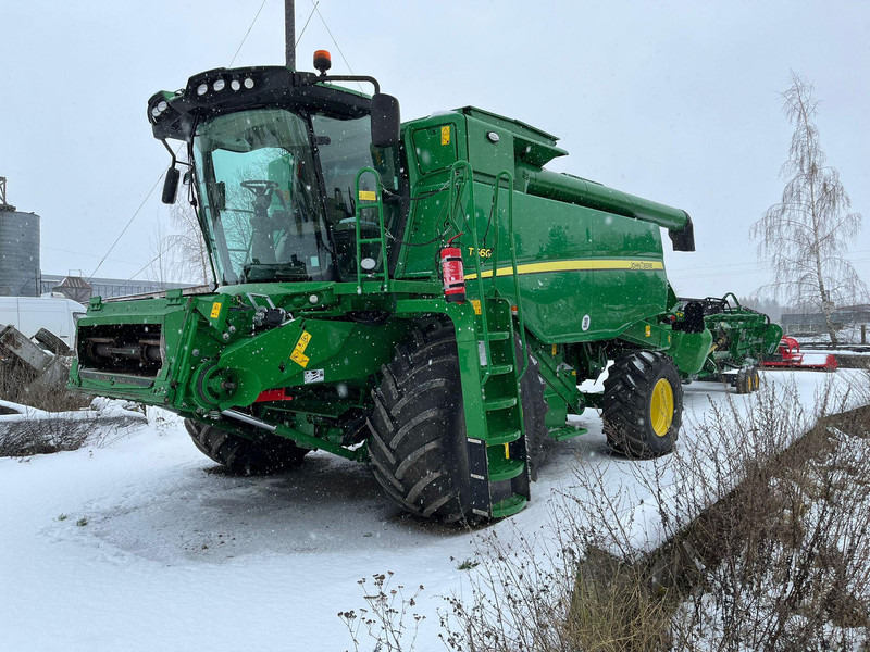 John Deere T660 - Combine harvester: picture 4 John Deere T660 - Combine harvester: picture 4