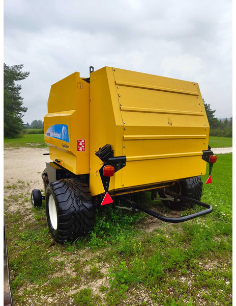New Holland BR 6090 - Round baler: picture 2 New Holland BR 6090 - Round baler: picture 2