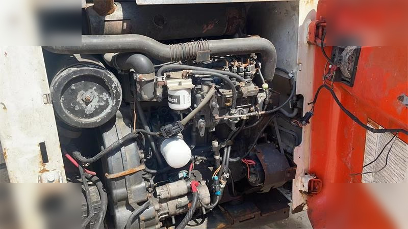 BOBCAT S220 - Skid steer loader: picture 3 BOBCAT S220 - Skid steer loader: picture 3