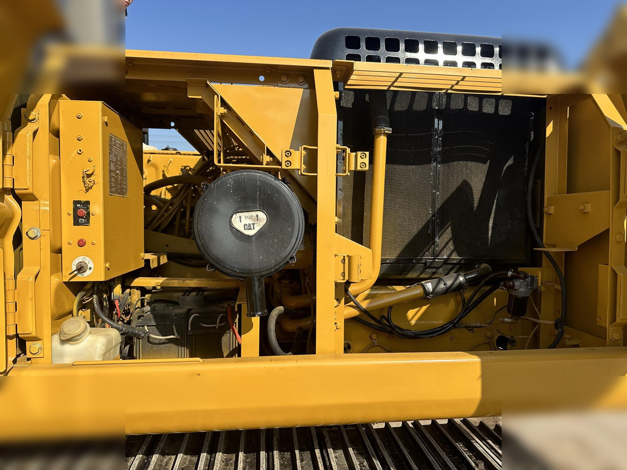 CATERPILLAR 320BL - Crawler excavator: picture 5 CATERPILLAR 320BL - Crawler excavator: picture 5