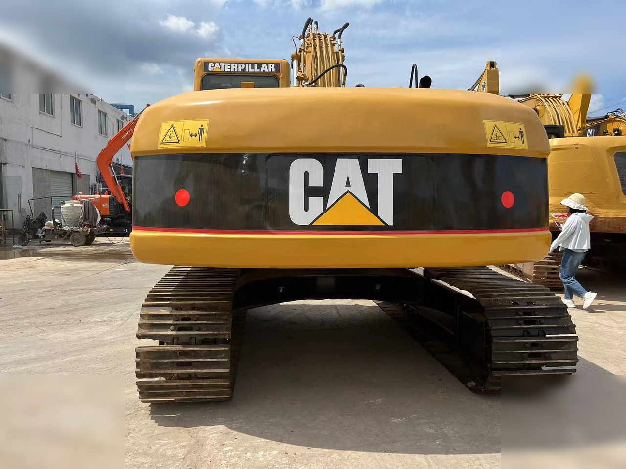 CATERPILLAR 320CL - Crawler excavator: picture 2 CATERPILLAR 320CL - Crawler excavator: picture 2