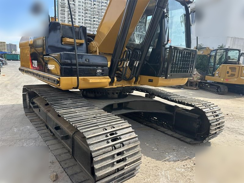 Crawler excavator CATERPILLAR 320D: picture 8