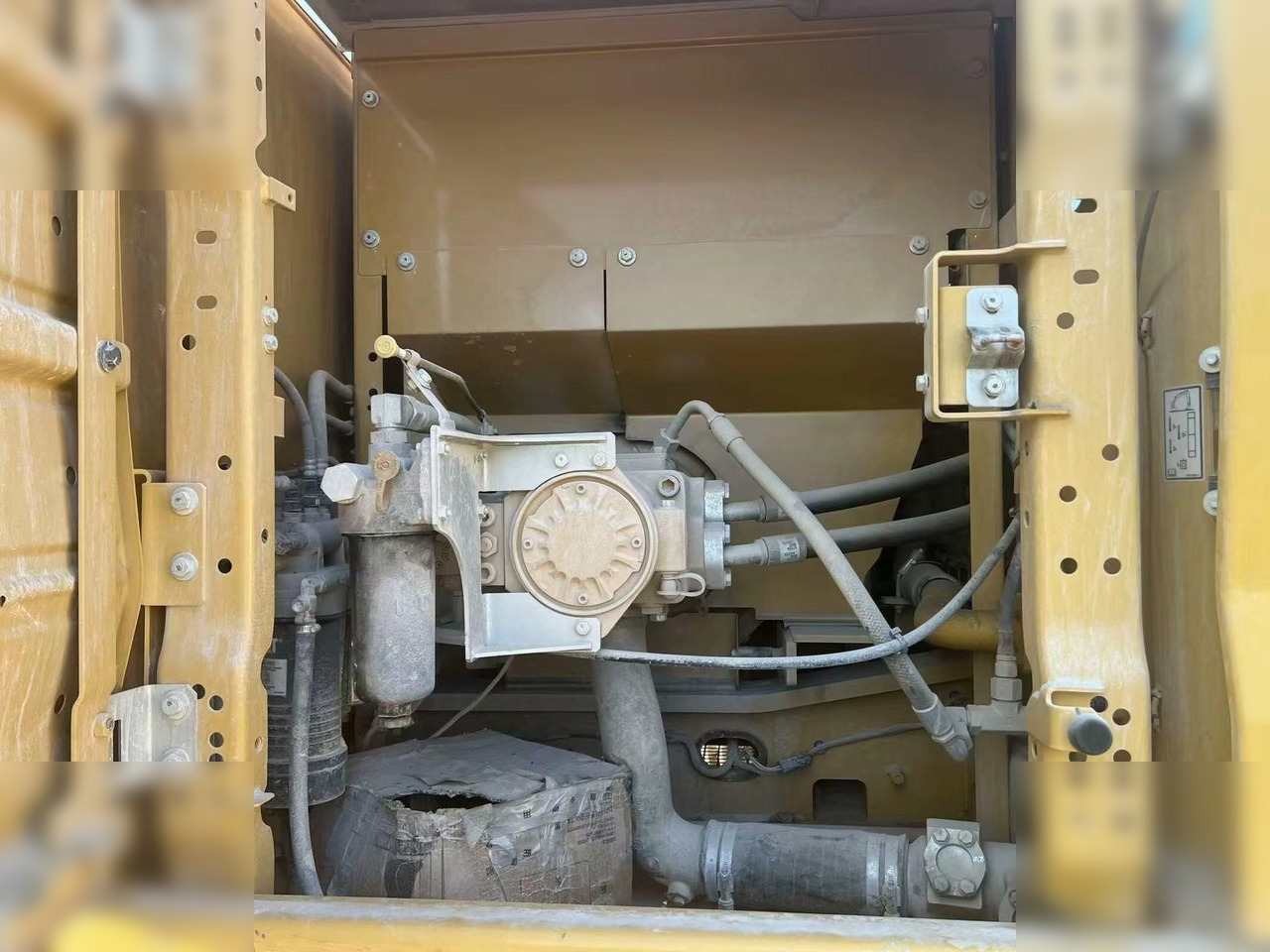 Crawler excavator CATERPILLAR 330GC: picture 8