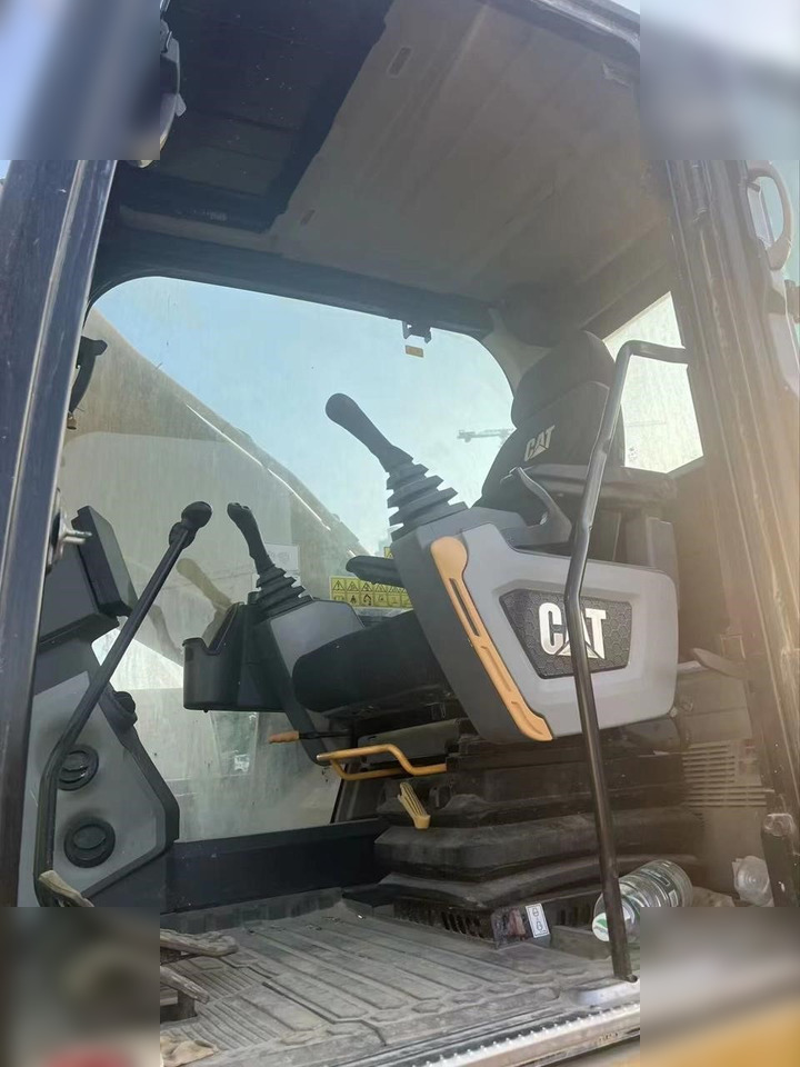 Crawler excavator CATERPILLAR 330GC: picture 7