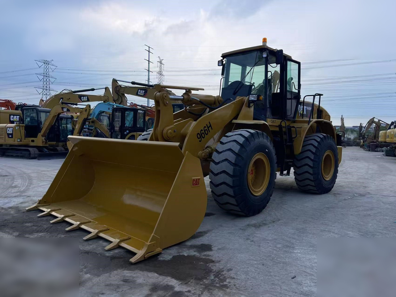 CATERPILLAR 966H - Wheel loader: picture 3 CATERPILLAR 966H - Wheel loader: picture 3
