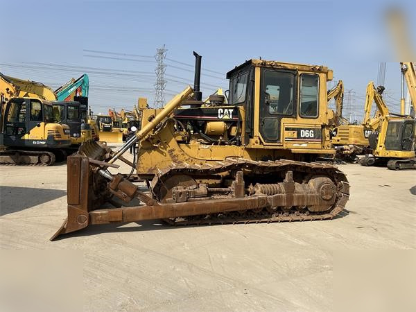 CATERPILLAR D6G - Bulldozer: picture 3 CATERPILLAR D6G - Bulldozer: picture 3