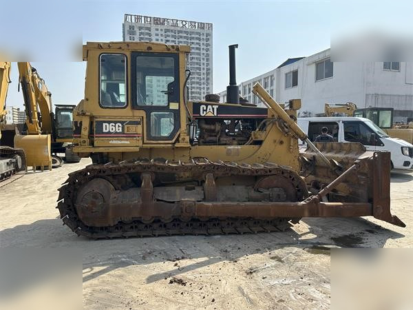 CATERPILLAR D6G - Bulldozer: picture 1 CATERPILLAR D6G - Bulldozer: picture 1