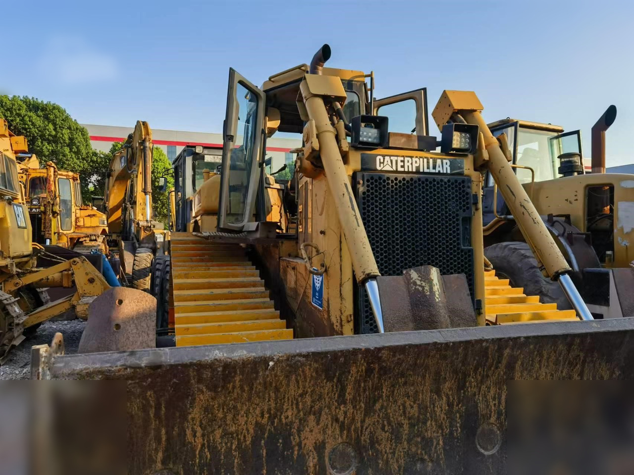 CATERPILLAR D6R LGP - Bulldozer: picture 4 CATERPILLAR D6R LGP - Bulldozer: picture 4