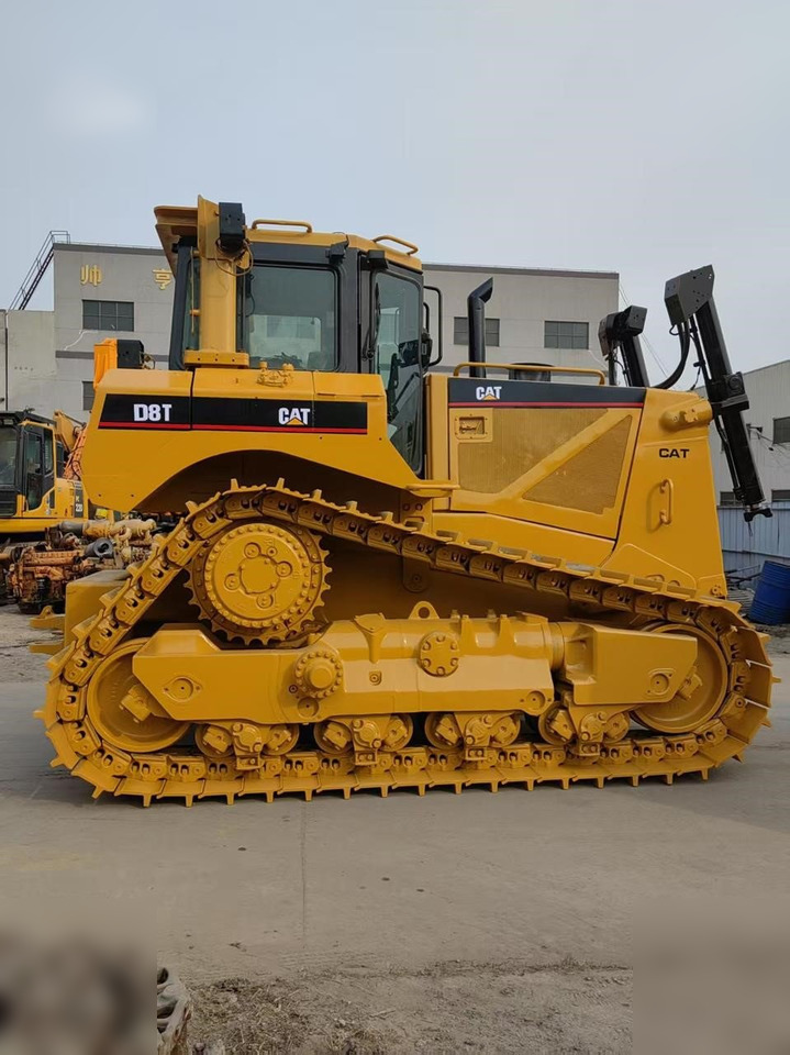 CATERPILLAR D8T - Bulldozer: picture 1 CATERPILLAR D8T - Bulldozer: picture 1