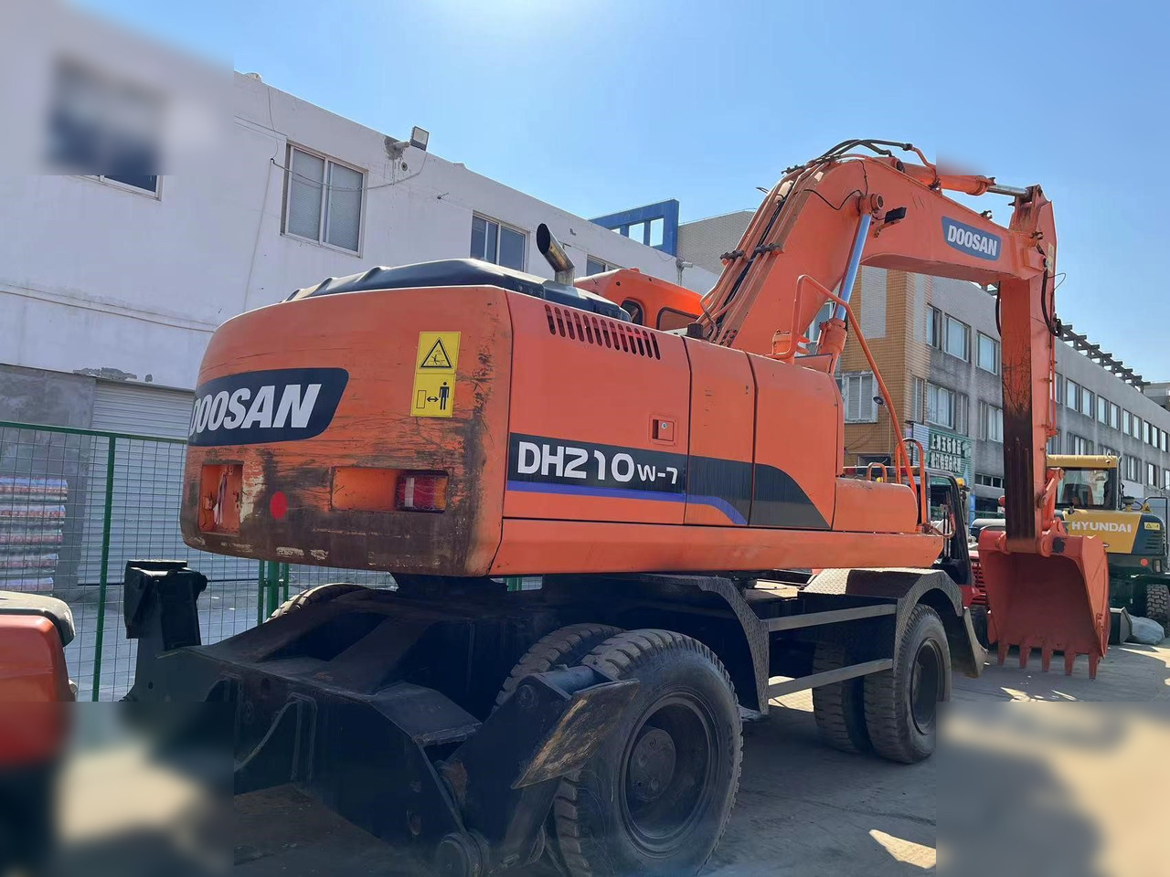 DOOSAN DH210W-7 - Wheel excavator: picture 2 DOOSAN DH210W-7 - Wheel excavator: picture 2