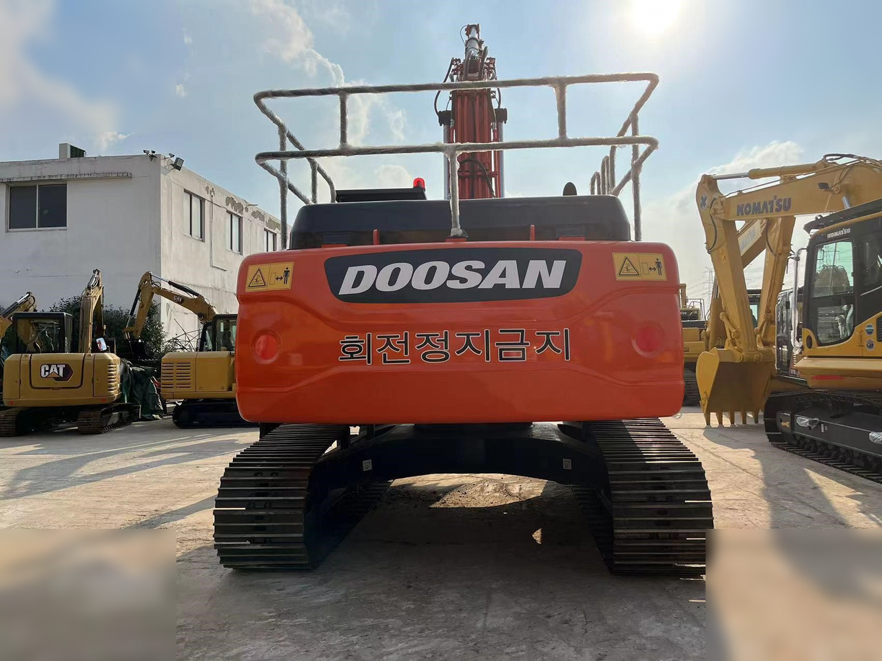 DOOSAN DX300 LC-9C - Crawler excavator: picture 2 DOOSAN DX300 LC-9C - Crawler excavator: picture 2