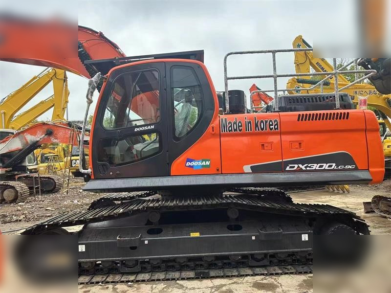 DOOSAN DX300 LC-9C - Crawler excavator: picture 2 DOOSAN DX300 LC-9C - Crawler excavator: picture 2