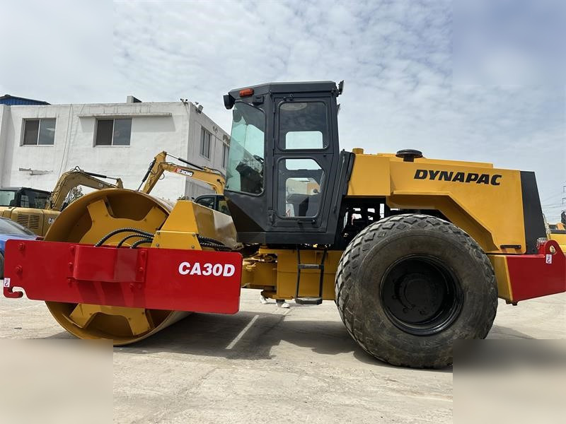 DYNAPAC CA30D - Compactor: picture 5 DYNAPAC CA30D - Compactor: picture 5
