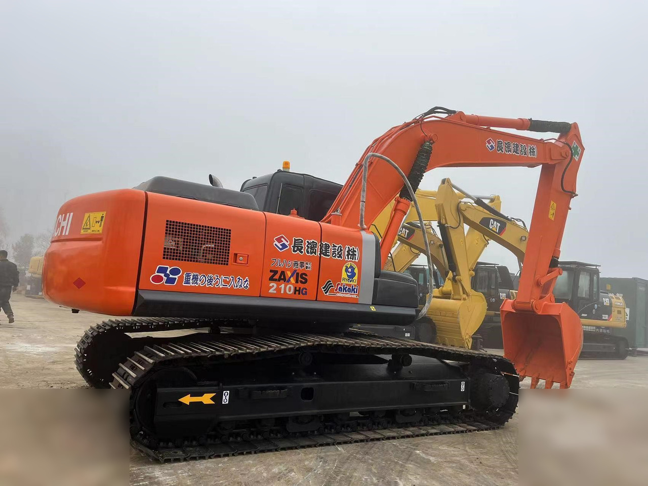 HITACHI ZX210 LC-3G - Crawler excavator: picture 2 HITACHI ZX210 LC-3G - Crawler excavator: picture 2
