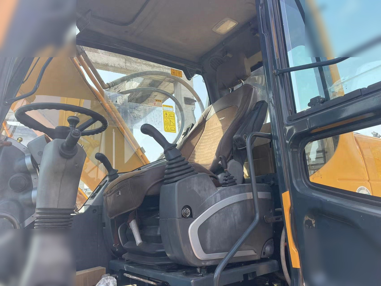 Wheel excavator HYUNDAI ROBEX 210W-9: picture 8 Wheel excavator HYUNDAI ROBEX 210W-9: picture 8