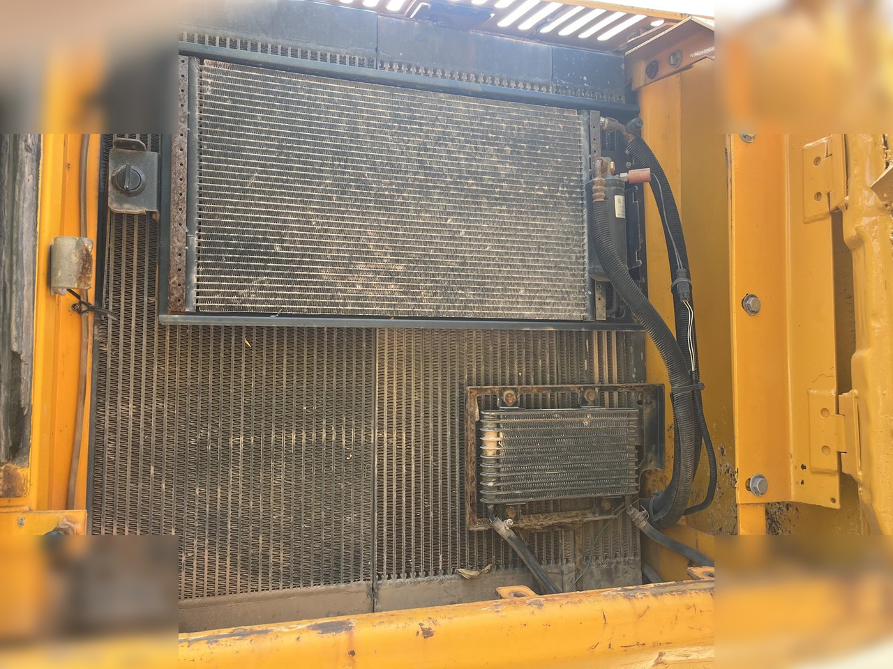 JCB JS220 LC - Crawler excavator: picture 5 JCB JS220 LC - Crawler excavator: picture 5