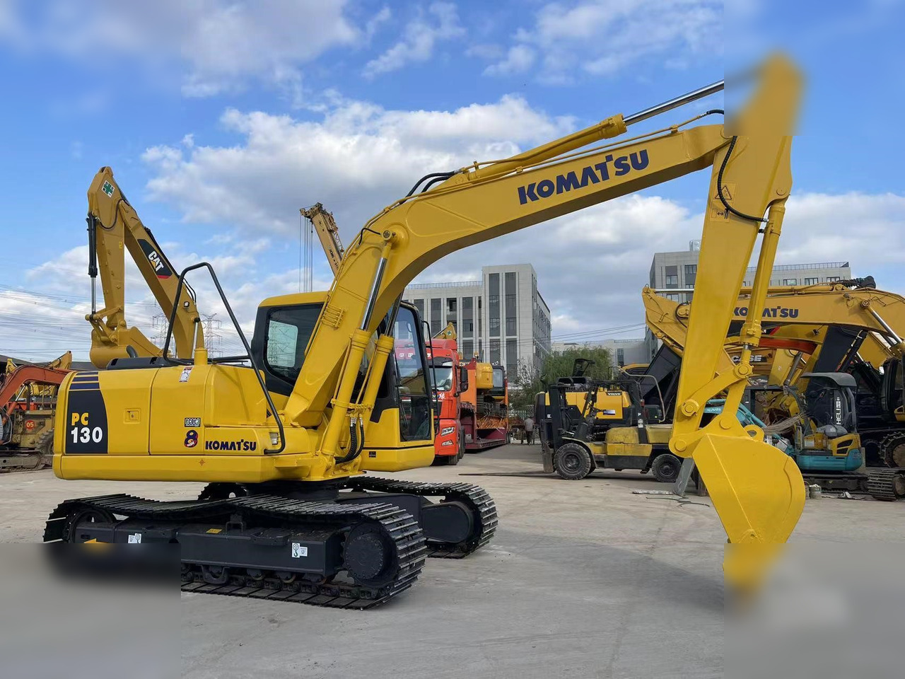 KOMATSU PC130-7 - Crawler excavator: picture 2 KOMATSU PC130-7 - Crawler excavator: picture 2