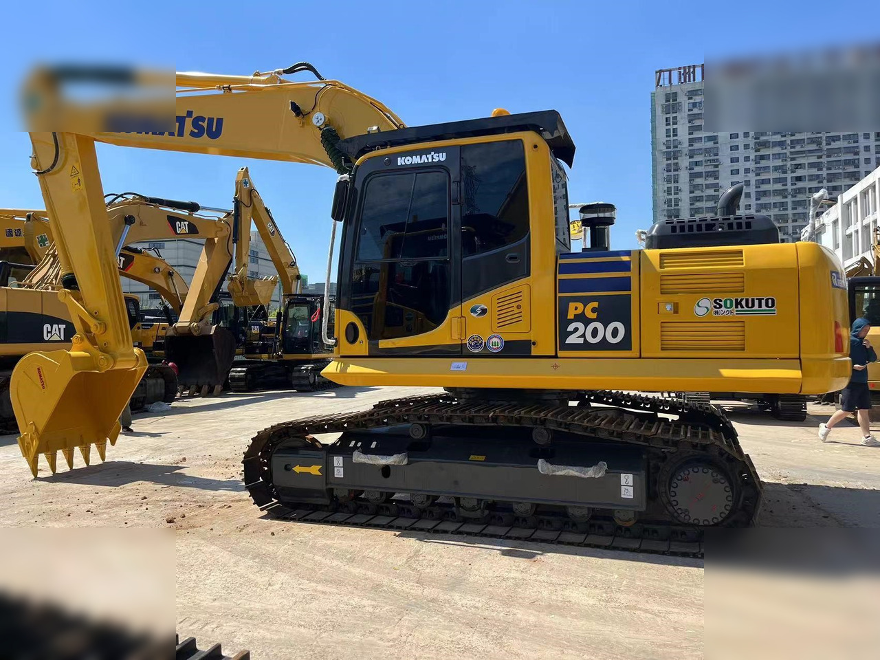 KOMATSU PC200-8 - Crawler excavator: picture 2 KOMATSU PC200-8 - Crawler excavator: picture 2