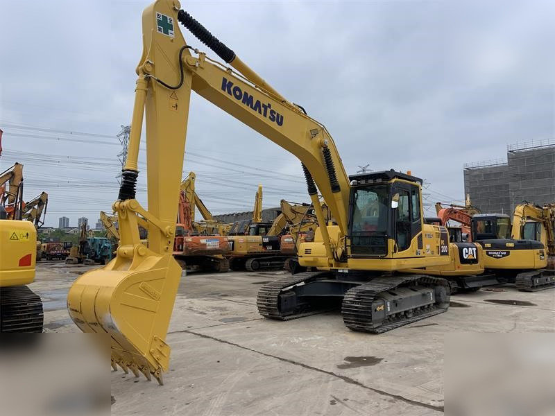 KOMATSU PC200-8 - Crawler excavator: picture 3 KOMATSU PC200-8 - Crawler excavator: picture 3